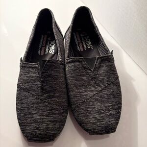 Skechers Bob’s Charcoal Loafers with memory foam and stretch. Like new! Sz 6.5W